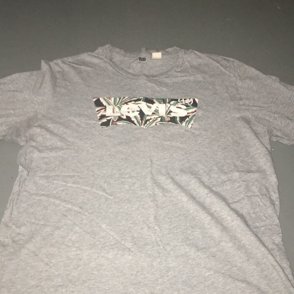 gray levis t-shirt